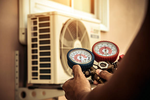 Professional Hvac technician working in Selma, NC